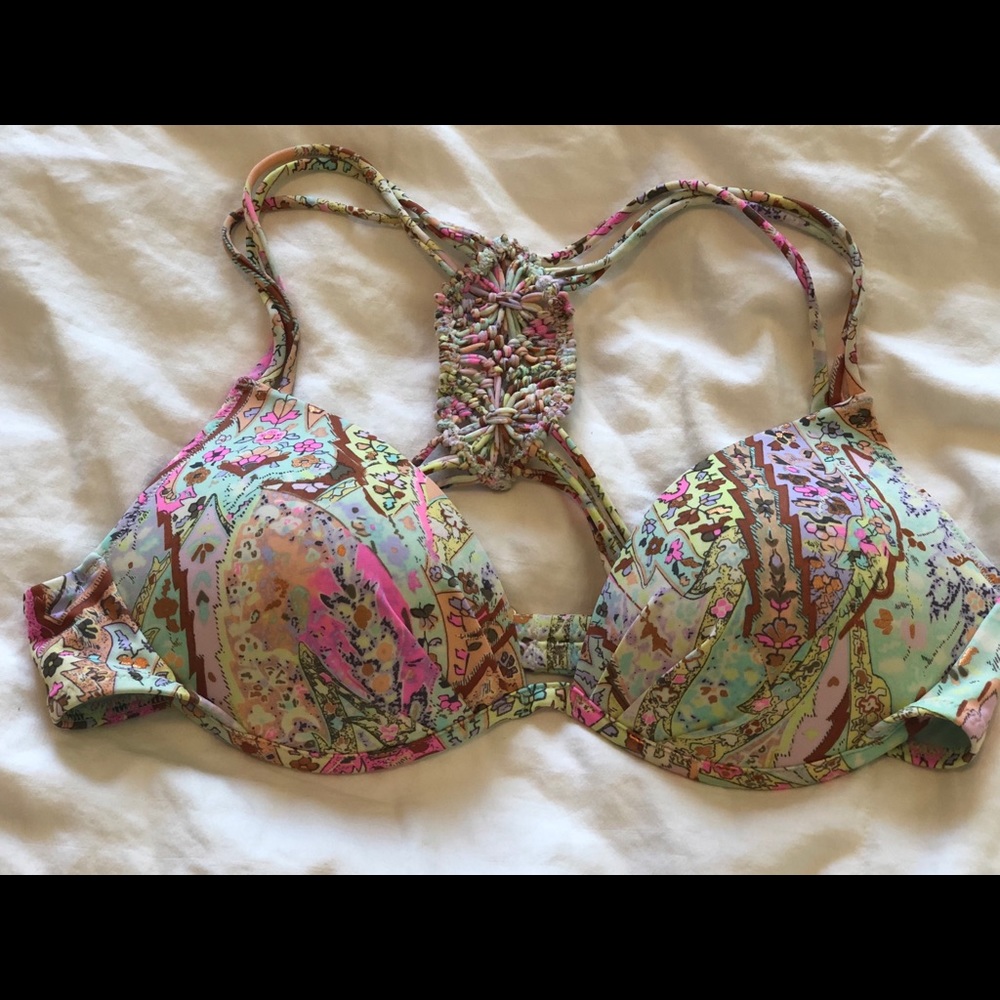 Victoria’s Secret Bikini Top 34B